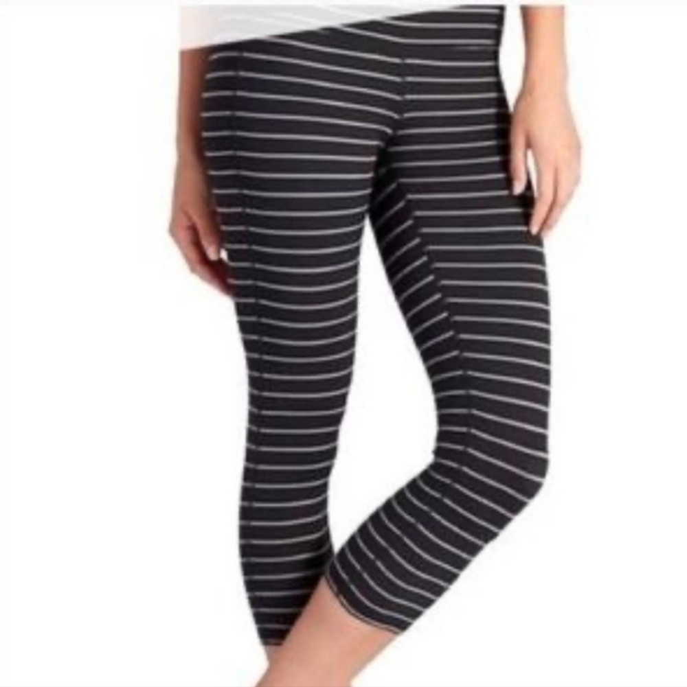 Athleta Stripe Chaturanga Black and Gray Crop Legging Size XS
